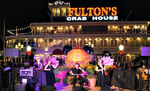 Downtown Disney, Orlando - What To Do, Restaurants & Shows | Free-City