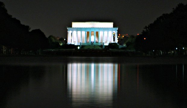 Washington Lincoln Memorial at night