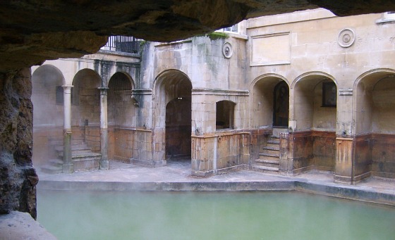 Bath Roman Baths pool (www.free-city-guides.com)