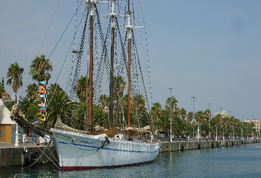 Barcelona Olympic Harbour (www.free-city-guides.com)