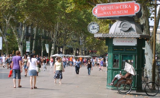 Barcelona La Rambla wide (www.free-city-guides.com)