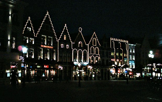 Bruges Markt at night