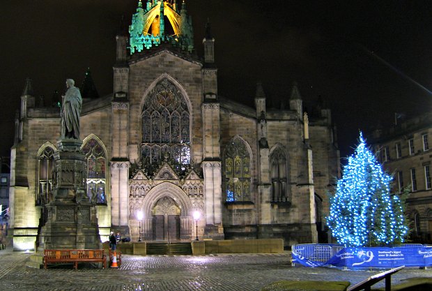 Edinburgh St Giles Christmas Night