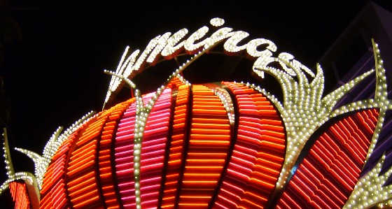 Las Vegas Flamingo Neon Sign (www.free-city-guides.com) Las Vegas Flamingo Neon Sign (www.free-city-guides.com)