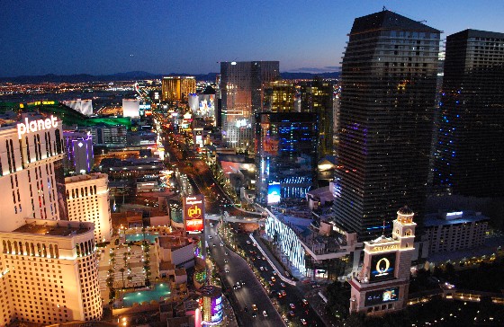 Las Vegas Paris Eiffel Tower view south (www.free-city-guides.com)