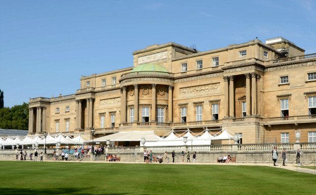 London Buckingham Palace rear sunshine