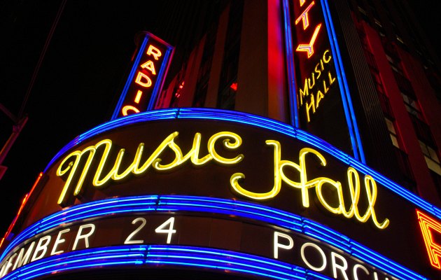 New York Radio City Music Hall Night