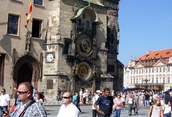 The Astronomical Clock on the Old Town City Hall (www.free-city-guides.com)