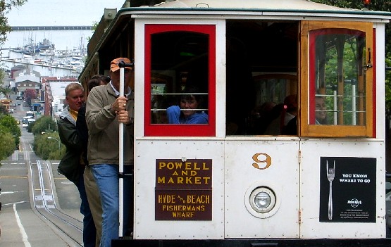 San Francisco Cable Car close (www.free-city-guides.com)