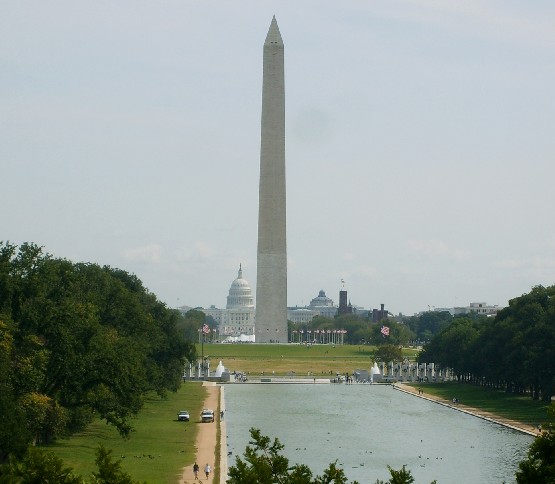 Washington Lincoln Memorial view (www.free-city-guides.com)