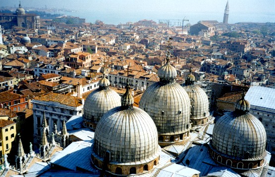 Venice St Mark's Basilica from the Campanile (www.free-city-guides.com)