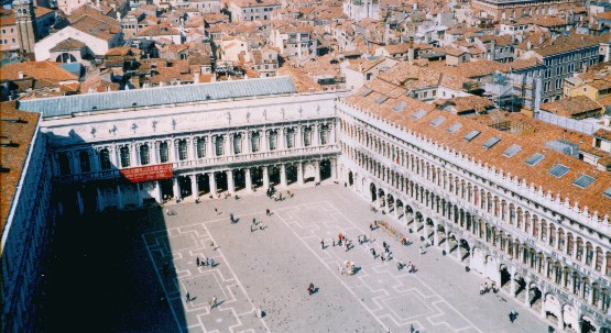 Venice St Marks Square from campanile (www.free-city-guides.com)