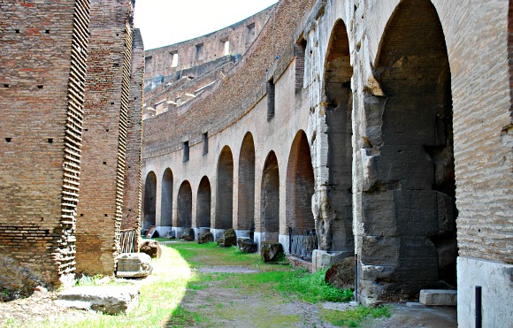 Rome Colosseum arches (www.free-city-guides.com)