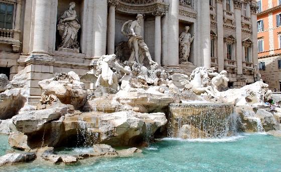 Rome Trevi Fountain (www.free-city-guides.com)