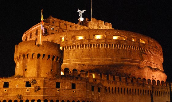 Rome Castel Sant Angelo at night (www.free-city-guides.com)