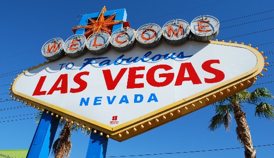 Las Vegas Neon Sign from below (www.free-city-guides.com)