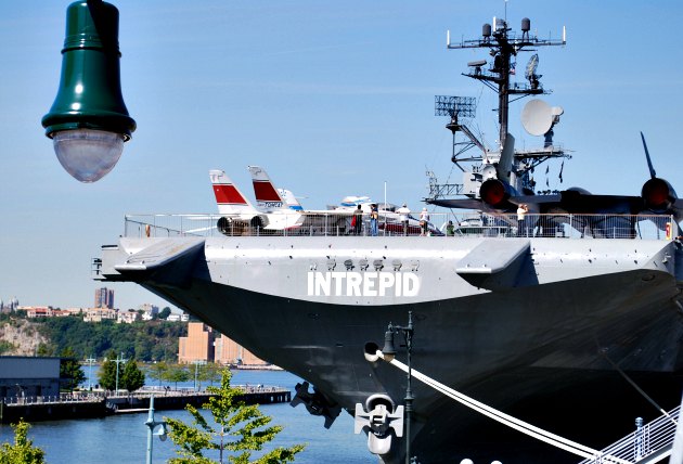 New York Intrepid Bow