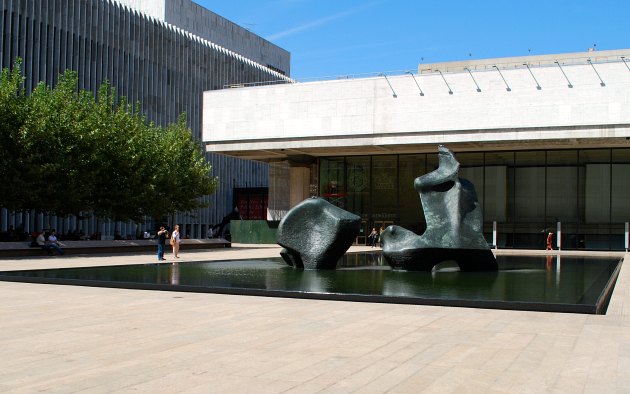 New York Lincoln Center Sculpture