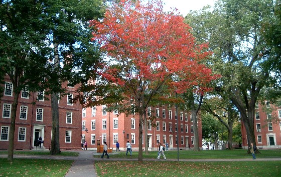 Boston Harvard University wide (www.free-city-guides.com)