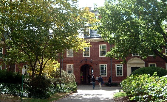 Boston Harvard campus and trees (www.free-city-guides.com)