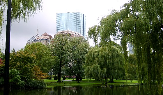 Boston Public Garden lake (www.free-city-guides.com)