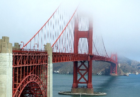 San Francison Golden Gate Bridge fort side (www.free-city-guides.com)