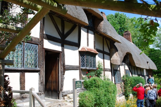 Stratford Anne Hathaways cottage closeup (www.free-city-guides.com)