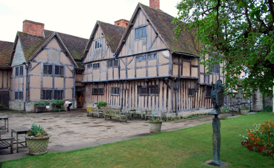 Stratford Halls Croft rear view (www.free-city-guides.com)