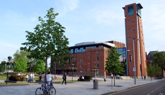 Stratford New Royal Shakespeare Theatre wide (www.free-city-guides.com)