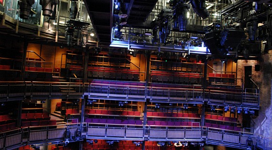 Stratford RSC Theatre Tour auditorium (www.free-city-guides.com) Stratford RSC Theatre Tour auditorium (www.free-city-guides.com)