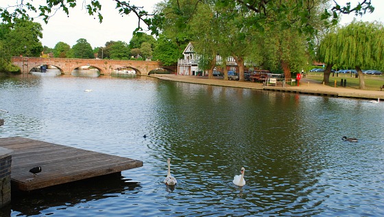 Stratford River Avon Rowing Club view (www.free-city-guides.com)