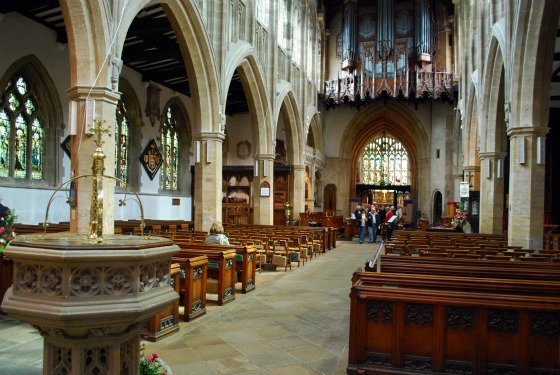 Stratford Shakespeares grave church (www.free-city-guides.com)