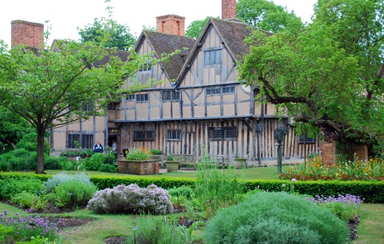 Stratford upon Avon Halls Croft rear garden (www.free-city-guides.com)