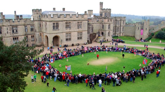 Warwick Castle combat display (www.free-city-guides.com)