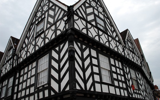 Warwick above the shops (www.free-city-guides.com) Warwick above the shops (www.free-city-guides.com)