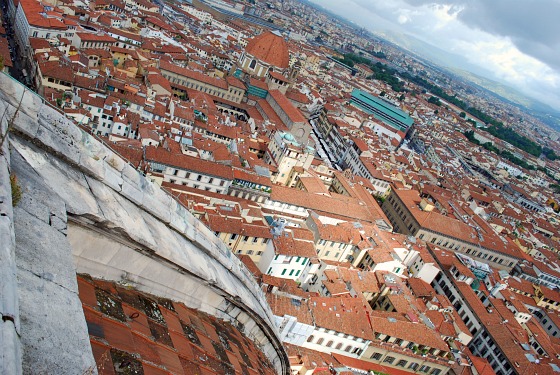 Florence Duomo dome climb view with dome (www.free-city-guides.com)