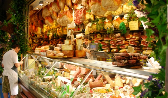 Florence Indoor Food Market meat stall (www.free-city-guides.com)