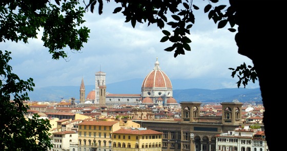 Florence Piazzale Michelangelo half way (www.free-city-guides.com)
