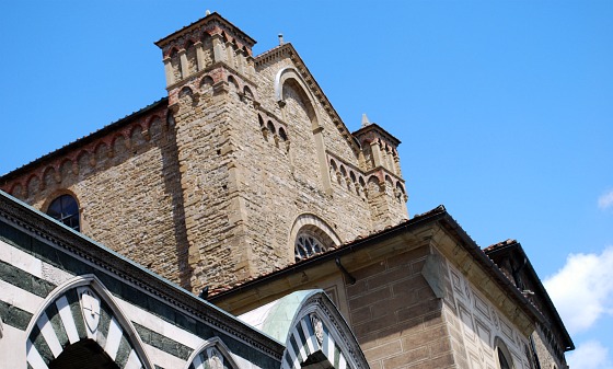 Florence Santa Maria Novella roofline (www.free-city-guides.com)