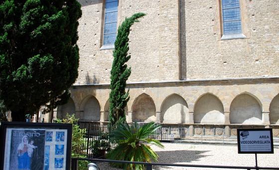 Florence Santa Maria Novella Courtyard (www.free-city-guides.com)