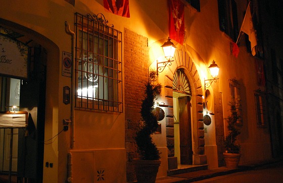 Pisa Hotel Relais dell'Orologio exterior (www.free-city-guides.com)