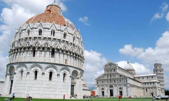 Pisa Piazza dei Miracoli (www.free-city-guides.com)