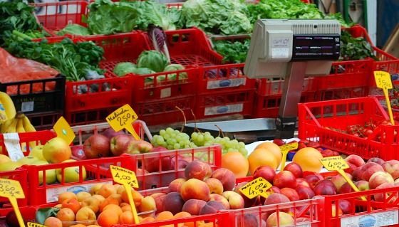 Pisa market fruit close up (www.free-city-guides.com)