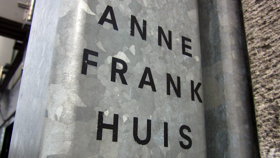 Amsterdam Anne Frank Huis sign (www.free-city-guides.com)