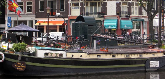 Amsterdam Houseboat Museum wide