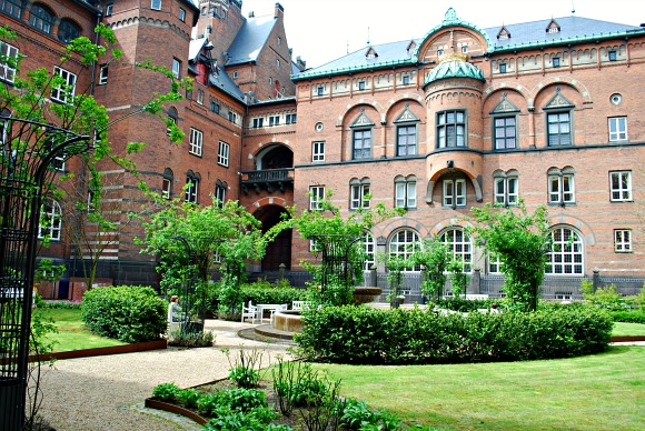 Copenhagen City Hall Garden (www.free-city-guides.com)