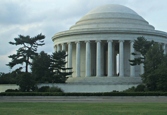 Washington Jefferson Memorial side (www.free-city-guides.com)