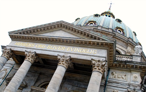 Copenhagen Marmorkirken angle (www.free-city-guides.com)