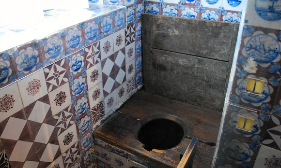 Copenhagen Rosenborg Castle toilet (www.free-city-guides.com)