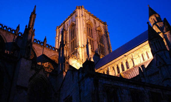 York Minster Centre Tower Night (www.free-city-guides.com)